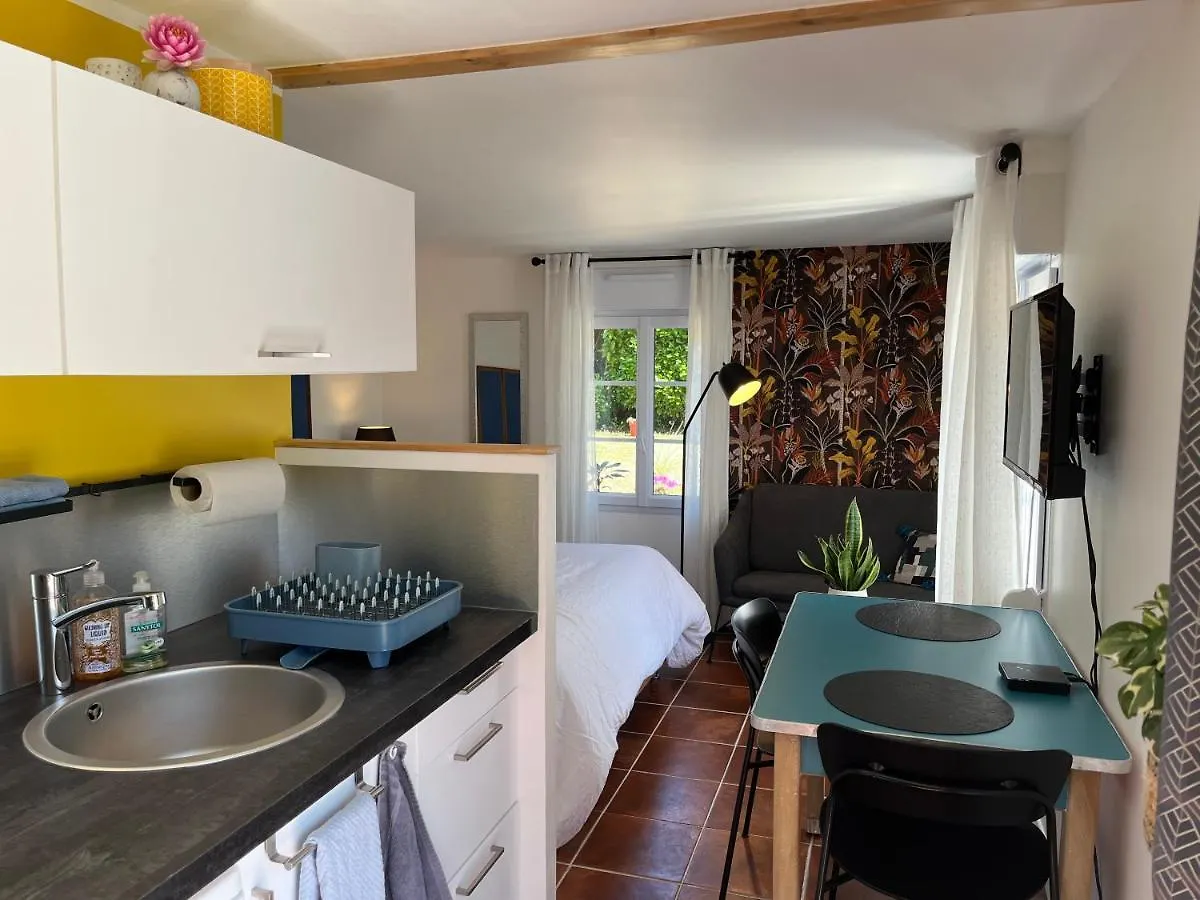 Holiday home Gite Cosy Sur Jardin Villa Moelan-sur-Mer